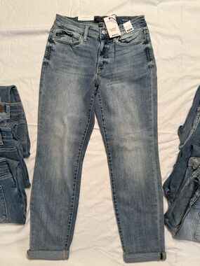 Judy Blue Light Blue Mid Rise Boyfriend Jeans